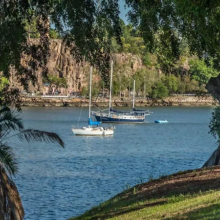 Skyline Viewpoint Escape Parking - Pool - Gym Apartment Brisbane