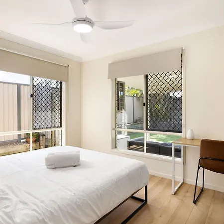 Parking! Netflix! Air-con! Convenient! Superhost! 6as Apartment