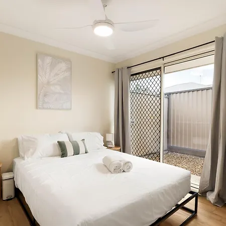 Parking! Netflix! Air-con! Convenient! Superhost! 6as Apartment *