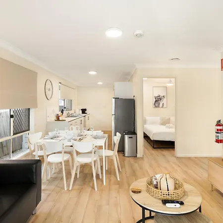 Parking! Netflix! Air-con! Convenient! Superhost! 6as * Brisbane