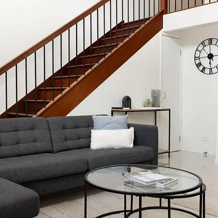 Huge Family Townhouse 3 Bathrooms 5km To Brisbane