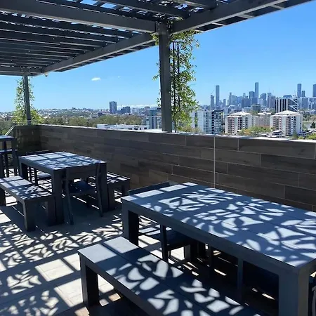 Apartment Spacious 2 Bed 2 Bathroom Unit In Heart Toowong *