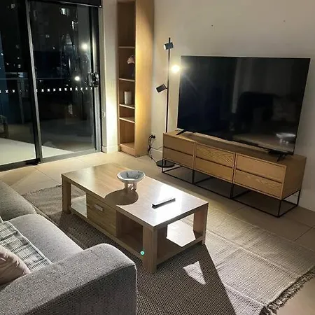 Apartment Spacious 2 Bed 2 Bathroom Unit In Heart Toowong *