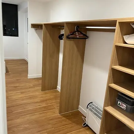 Spacious 2 Bed 2 Bathroom Unit In Heart Toowong *