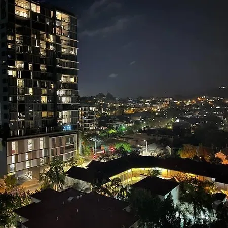 Spacious 2 Bed 2 Bathroom Unit In Heart Toowong * Brisbane