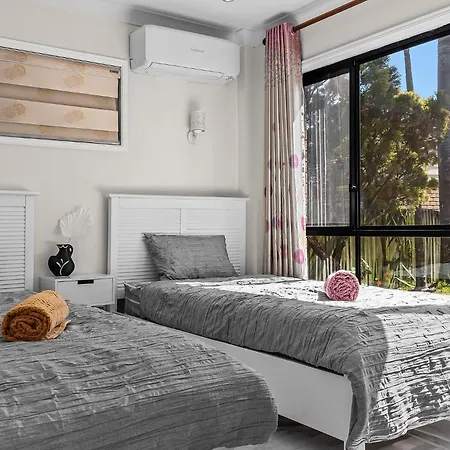 Holiday home Luxury Living 2b2b In Southern Parking