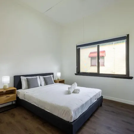 Holiday home Comfy 2br Sweet W Parking Balcony Near River