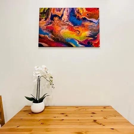 Guest house Independent With Onsuite And Small Kitchen Brisbane