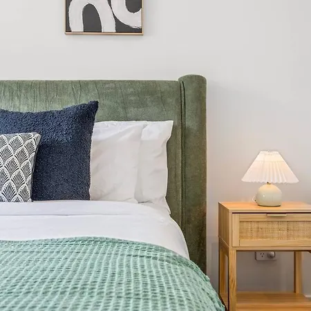 Apartment Family Retreat - Free Secure Car Park, Garden Westfield Shopping, Restaurants Brisbane