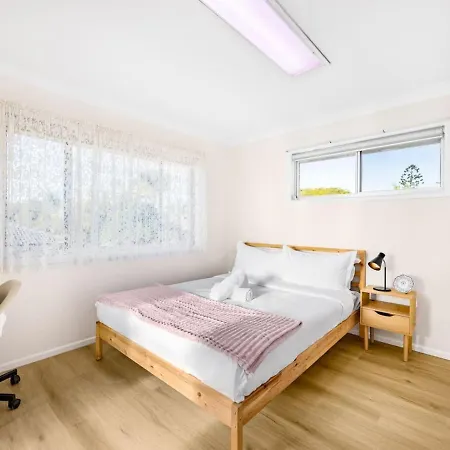 Lovely 2b2b Affordable Price Sunnybank Cbd Holiday home *