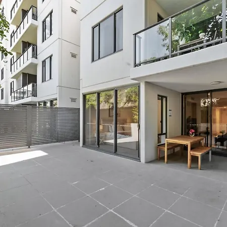 Modern 2b2b Only 10mins To Airport N Southbank Apartment Brisbane