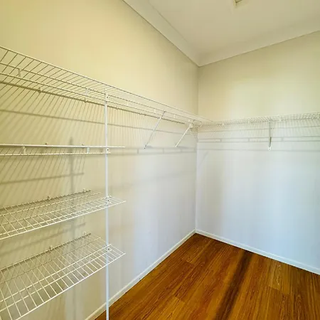 Guest house 16b Peaceful Ensuite In Coopers Plains Brisbane