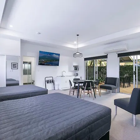 Comfort & Northgate Airport Inn