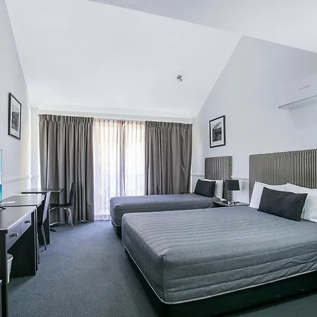 Comfort & Northgate Airport Inn