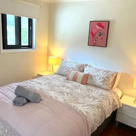 Holiday home Gabba 2 Separate Homes 1 Block 6 Bdrms Brisbane