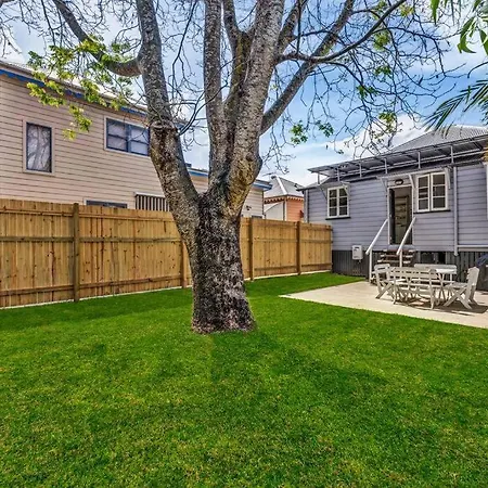 Holiday home Gabba 2 Separate Homes 1 Block 6 Bdrms *