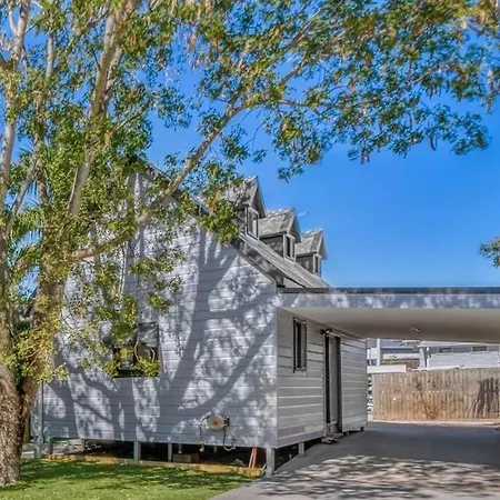 Holiday home Gabba 2 Separate Homes 1 Block 6 Bdrms *