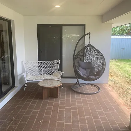 Villa 4 Bedroom In Nudgee *