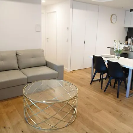 Apartment Spacious Two Bedroom In South