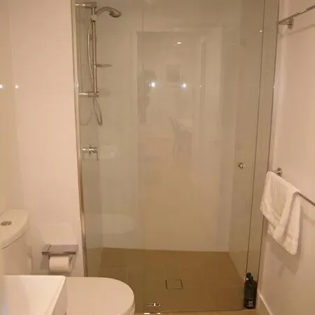 Apartment Spacious Two Bedroom In South Brisbane