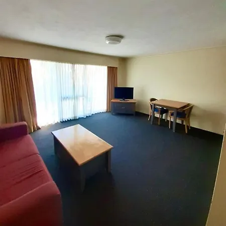 Quiet Unit In Leafy By Custom Hosting Brisbane