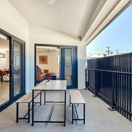 3br Floor With Parking, Ev Friendly & Views South *