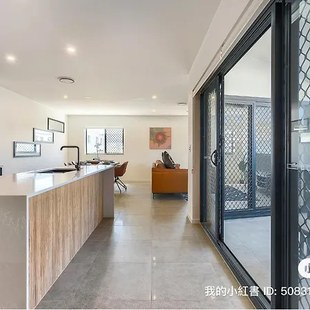 Apartment 3br Floor With Parking, Ev Friendly & Views South Brisbane