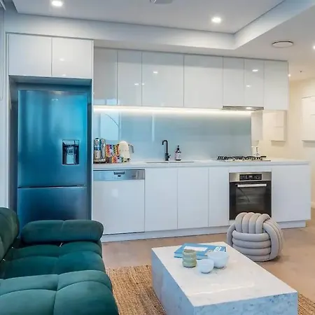 Utopia Oasis Exquisite Urban Retreat