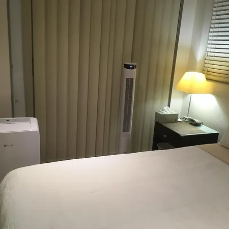 Merivale In South Two Beds Two Baths One Parking Apartment *
