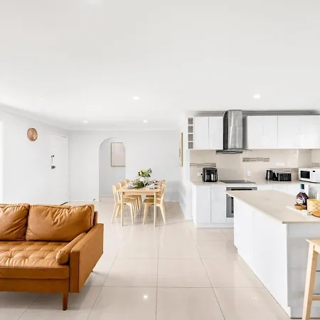 Holiday home Sunnybank 4 Bedrooms Home, Family Friendly