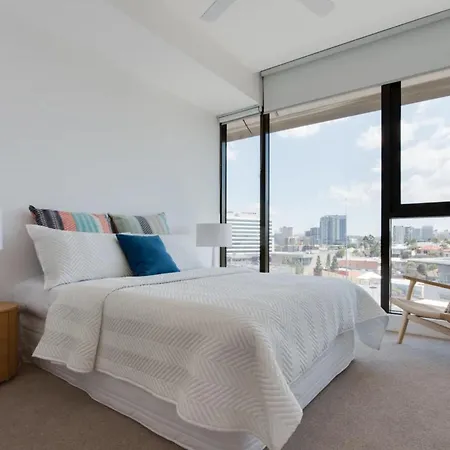 Modern 5-guest Pool Retreat For Family & Business *