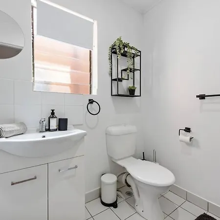 New Farm Nest- 2bed 1bath Balcony Apartment Brisbane