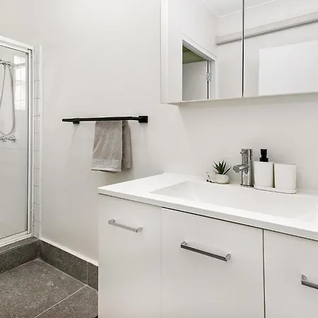 Charming 2-bed Near River & City Of Apartment *