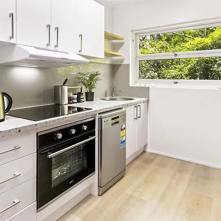 Charming 2-bed Near River & City Of *