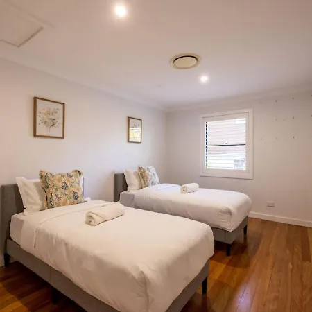 Stunning View 5br With Balcony Near Malls Uni And Cbd
