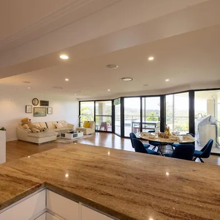 Stunning View 5br With Balcony Near Malls Uni And Cbd Holiday home *