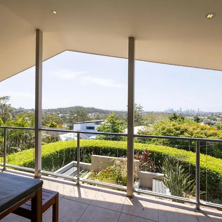 Stunning View 5br With Balcony Near Malls Uni And Cbd Holiday home *