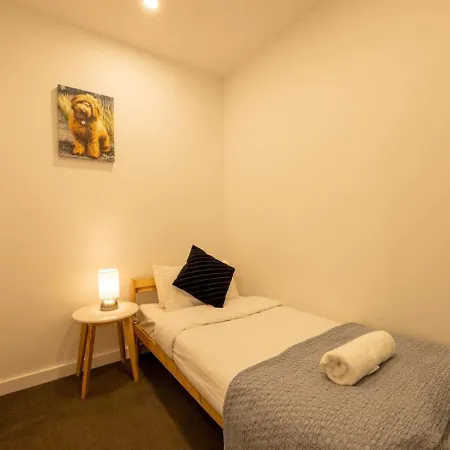 Cbd 3b2b Near Everything With Parking And Balcony *