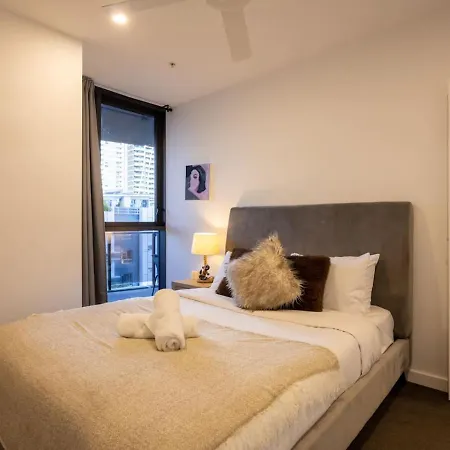 Apartment Cbd 3b2b Near Everything With Parking And Balcony