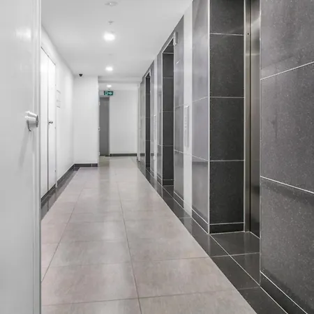 Apartment Cosy 1-bed With 41st Floor Views Pool & Gym *
