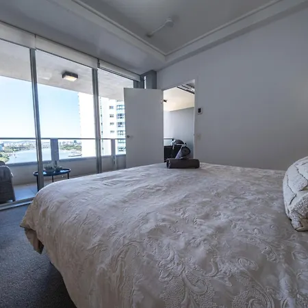 Apartment Luxury Riverfront Brisbane