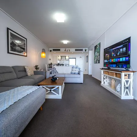 Luxury Riverfront *
