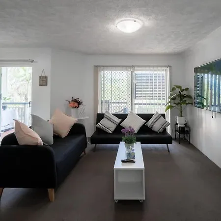 Spacious Inner-city Apartment