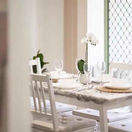 Spacious Inner-city Apartment Brisbane