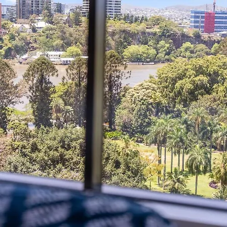 Luxe Living Chic2br In Prime Cbd Location Apartment *