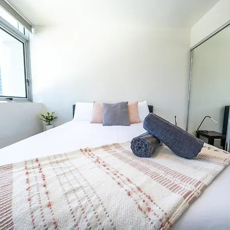 Skyring Newstead Apartment