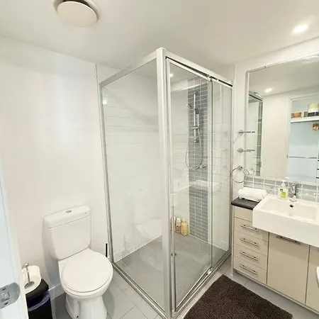 Spacious Newly Renovated 3-bedroom Opposite Westfield Chermside Apartment Brisbane