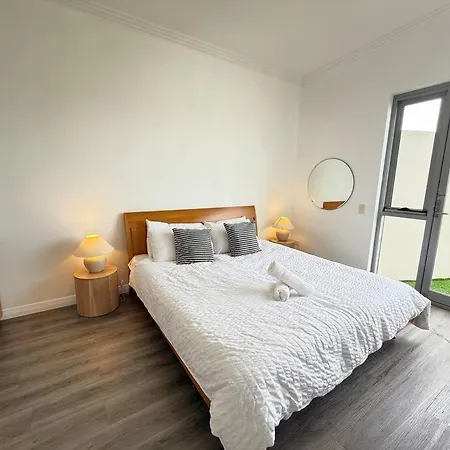 Apartment Spacious Newly Renovated 3-bedroom Opposite Westfield Chermside Brisbane