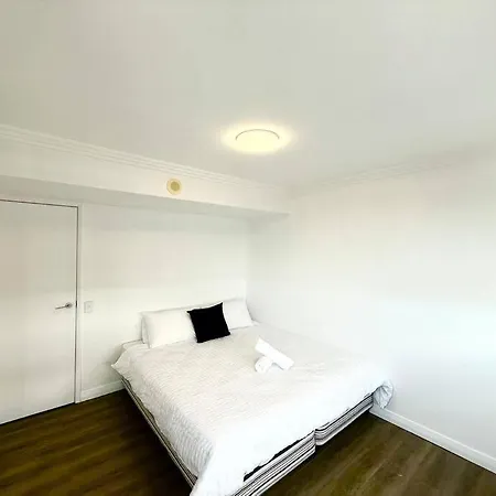Spacious Newly Renovated 3-bedroom Opposite Westfield Chermside Brisbane