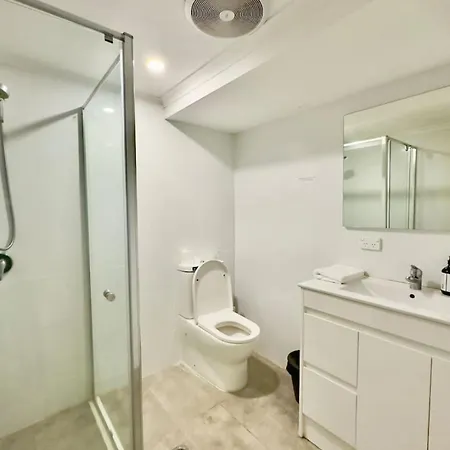 Apartment Prime 1br Near Transport And Retail Brisbane